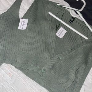 Windsor crop top with sweater size medium , sage